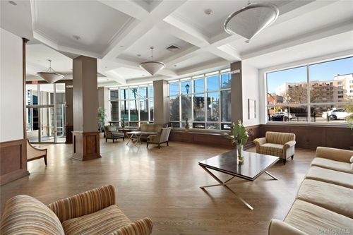 apt-223-130 Post Ave, Westbury, NY, 11590-3284 | Card Image