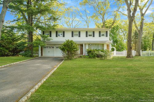 5 Old Landers Court, Smithtown, NY, 11787 | Card Image
