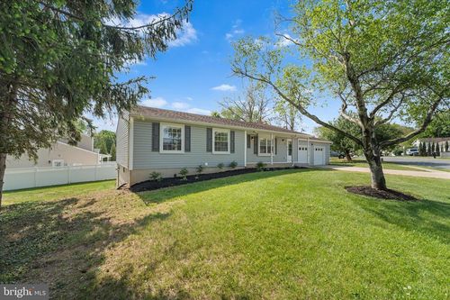 114 Birch St Ne, LEESBURG, VA, 20176-4523 | Card Image