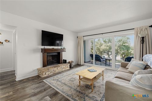 apt-e30-1025 Parkview Dr, Canyon Lake, TX, 78133-3313 | Card Image