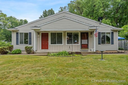 705 E Eureka St, Greenville, MI, 48838-2535 | Card Image