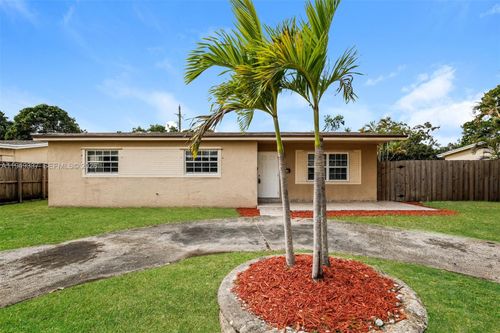 240 N 69th Way, Hollywood, FL, 33024-7438 | Card Image