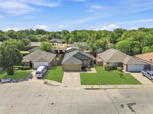 8570 Bearden Ln, Dallas, TX, 75227-6974 | Card Image