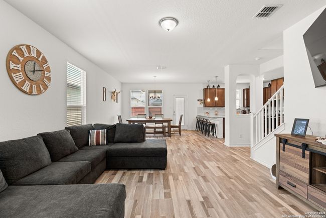 6583 Runaway Row, House other with 4 bedrooms, 3 bathrooms and null parking in Converse TX | Image 4