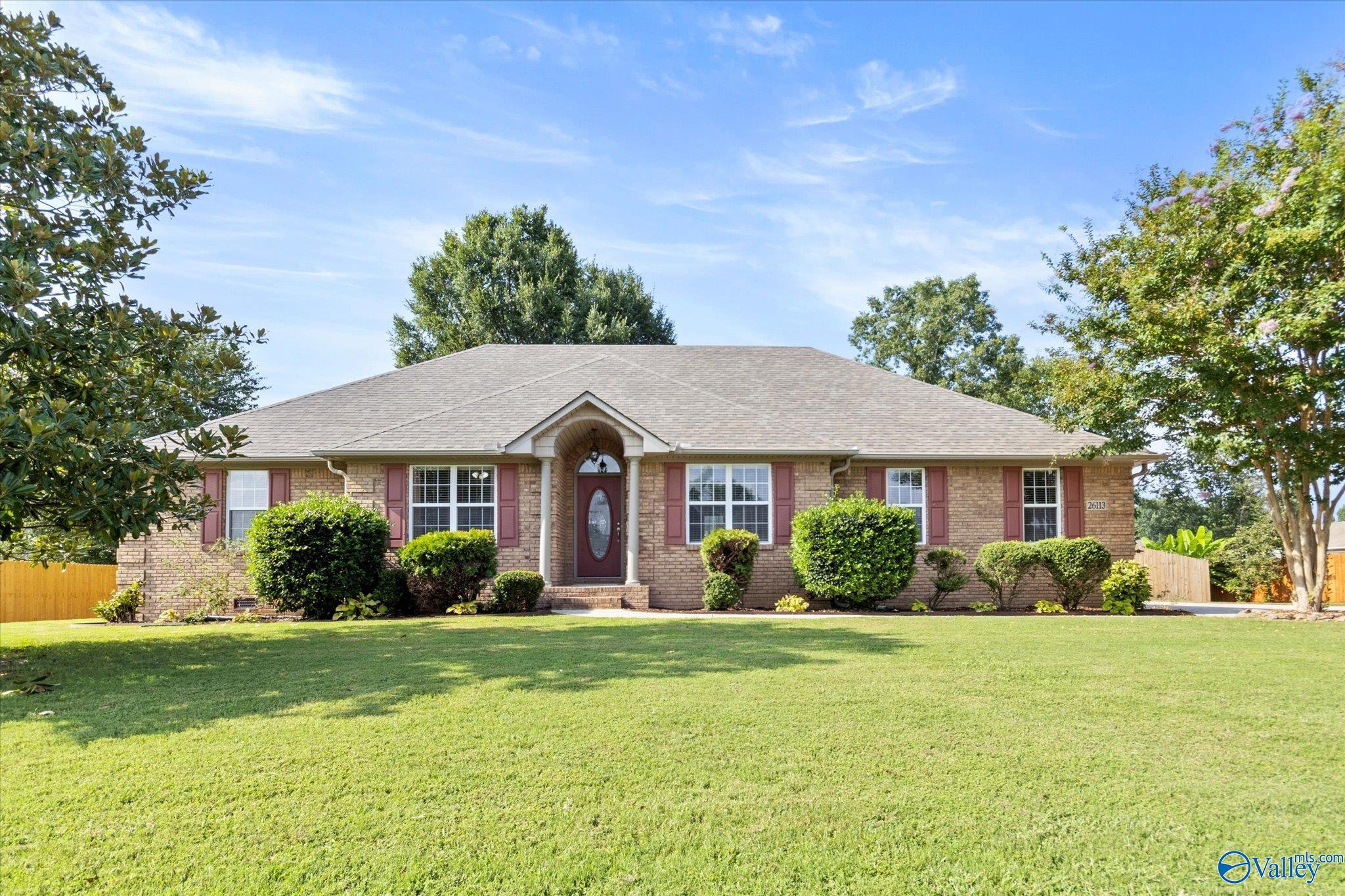 Inwood Dr, Athens, AL 35613