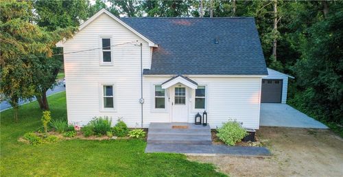 400 W Stockman St, Woodville, WI, 54028-9413 | Card Image