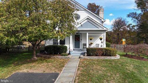 32 Fenton Wood Dr, STERLING, VA, 20165-5719 | Card Image
