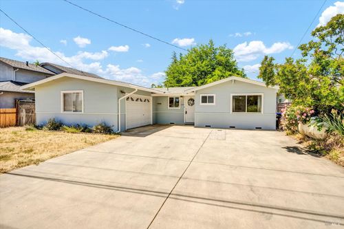 2715 Clipper Lane, Lakeport, CA, 95453 | Card Image