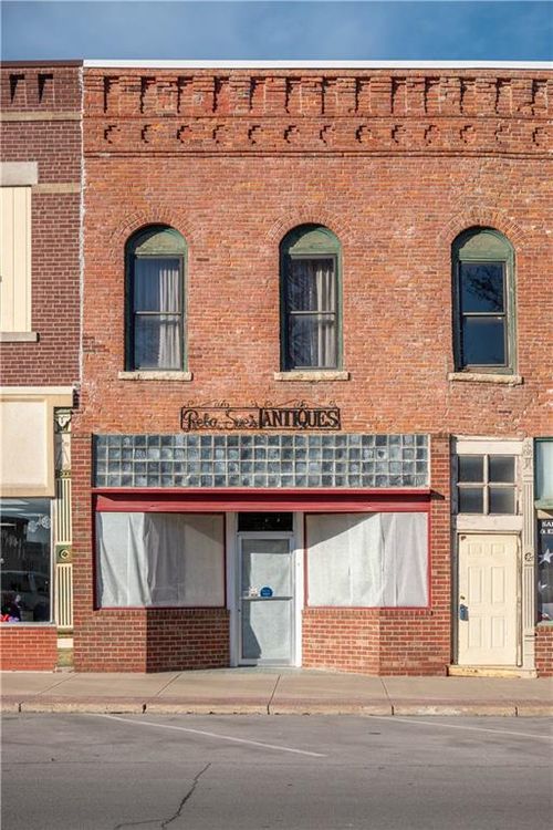 5 E North St, Marshall, MO, 65340-2127 | Card Image