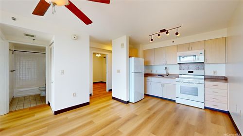 apt-1005-94-302 Paiwa St, Waipahu, HI, 96797-3672 | Card Image