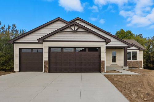 4631 9th St Ne, Saint Cloud, MN, 56304-9452 | Card Image