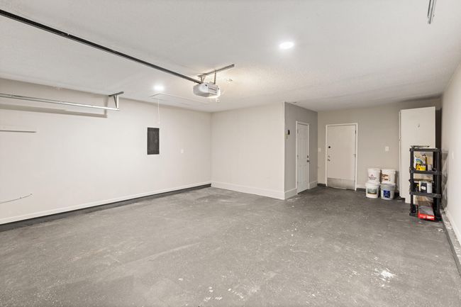 Garage | Image 44