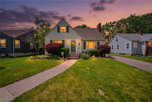 172 Brandtson Ave, Elyria, OH, 44035-3932 | Card Image