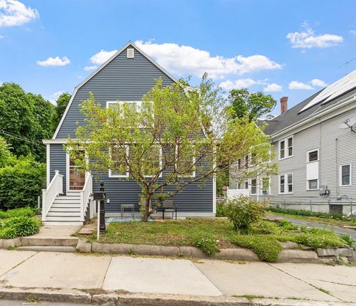 10 Swan St, Lawrence, MA, 01841-1211 | Card Image