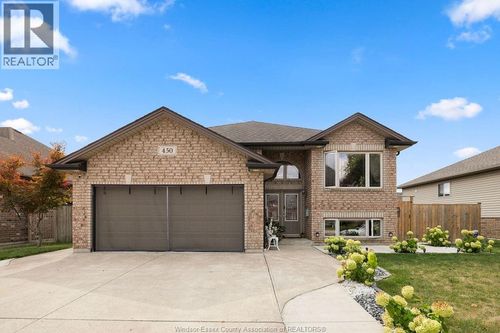 450 Sacred Heart Dr, LaSalle, ON, N9J0A6 | Card Image