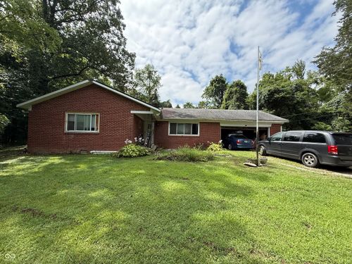 5684 Paradise Dr, Martinsville, IN, 46151-6803 | Card Image