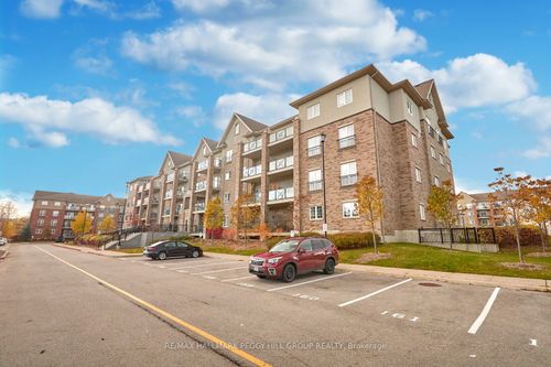 405-45 Ferndale Dr S, Barrie, ON, L4N5W7 | Card Image