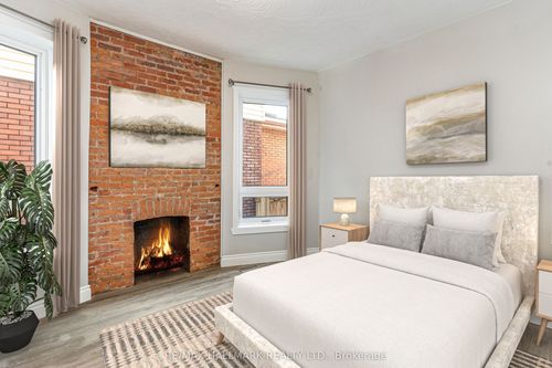 {{alt}} | Card Image