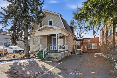 192 Church St, Saint Catharines, ON, L2R3E9 | Card Image