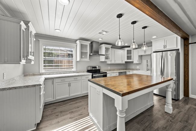 512 Judith St, House other with 3 bedrooms, 2 bathrooms and null parking in Burleson TX | Image 9