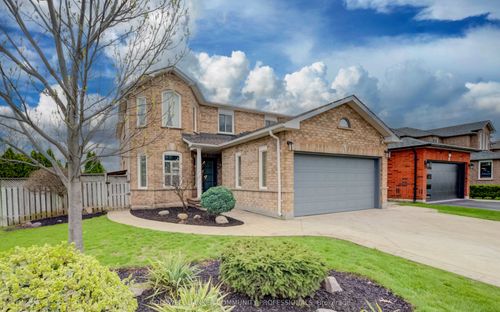 643 Phoebe Crescent, Burlington, ON, L7L6E5 | Card Image