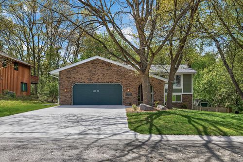11725 52nd Ave N, Plymouth, MN, 55442-1819 | Card Image