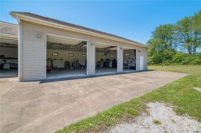 452 Upper Service Rd, House other with 3 bedrooms, 3 bathrooms and 8 parking in Hookstown PA | Image 10