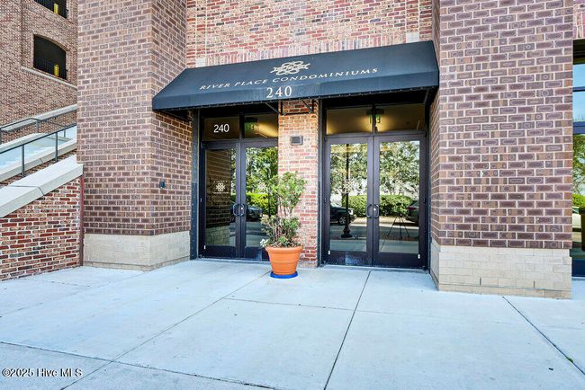 1354 - 240 N Water St, Condo with 2 bedrooms, 3 bathrooms and 2 parking in Wilmington NC | Image 44