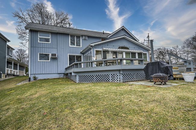 LAKE SIDE FRONT | Image 62