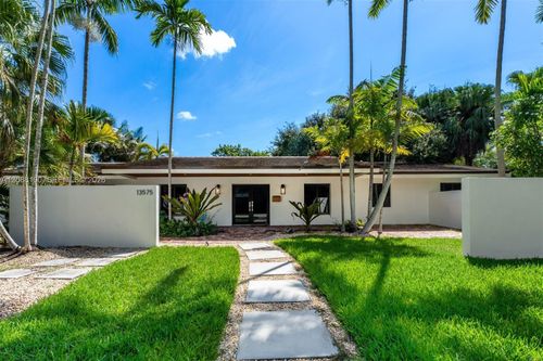 13575 Sw 72nd Ct, Pinecrest, FL, 33156-6818 | Card Image