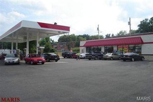8815 N Broadway, Saint Louis, MO, 63147-2216 | Card Image