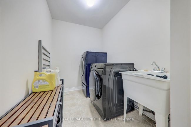 102 Garrardview St, House other with 4 bedrooms, 4 bathrooms and 2 parking in Ajax ON | Image 26