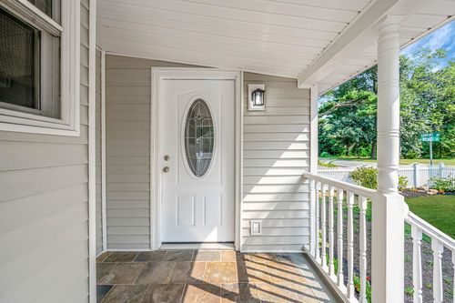 904 Hawkins Ave, Lake Grove, NY, 11755-1606 | Card Image