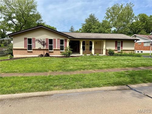 12995 Ambois Dr, Creve Coeur, MO, 63141-7304 | Card Image