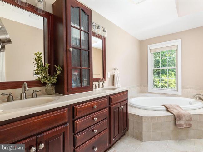 400 Deer Run Cir, House other with 4 bedrooms, 4 bathrooms and null parking in Front Royal VA | Image 18