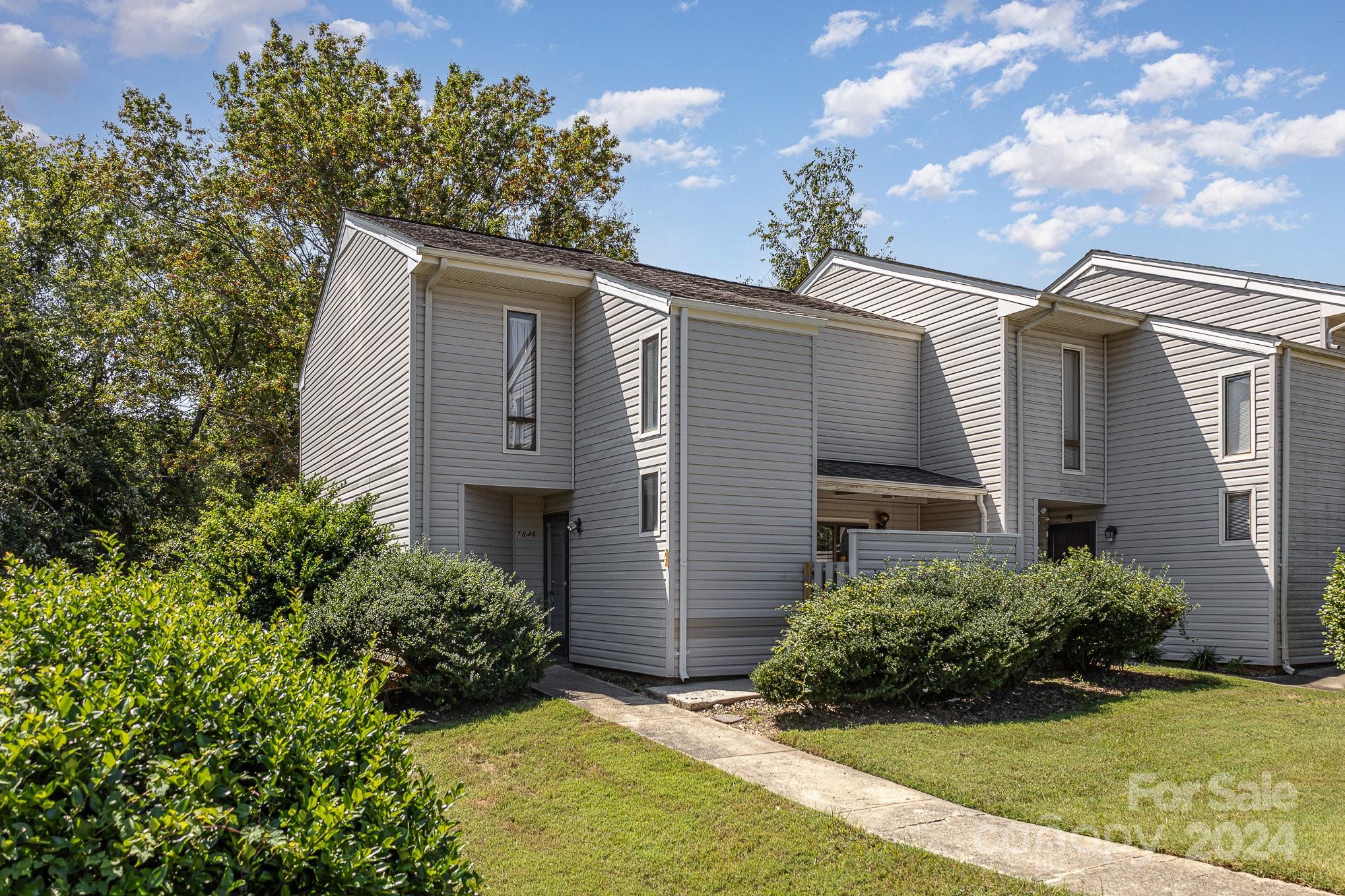 Hummingbird Ln, Charlotte, NC 28212