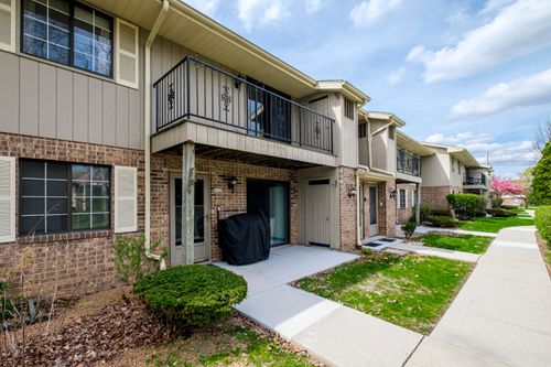 8123 W Oklahoma Ave, Milwaukee, WI, 53219-3514 | Card Image