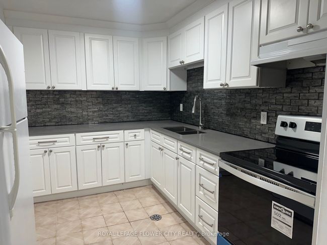 BSMNT - 415 Hansen Rd N, House other with 3 bedrooms, 1 bathrooms and 1 parking in Brampton ON | Image 5