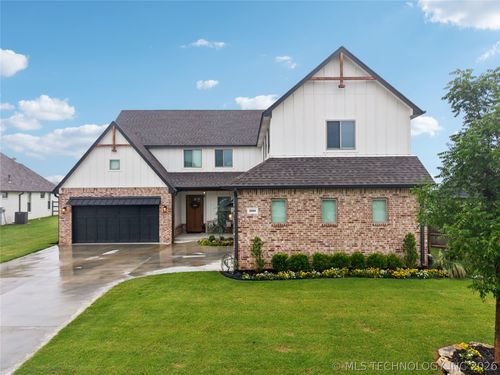 19104 E Beecher Ct, Owasso, OK, 74055-6389 | Card Image