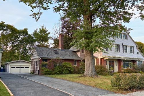 153 Madison Ave, Holyoke, MA, 01040-2042 | Card Image
