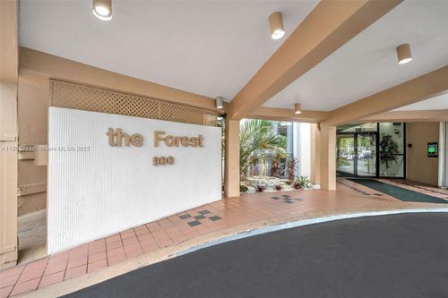 ph9-900 Saint Charles Pl, Pembroke Pines, FL, 33026-3303 | Card Image