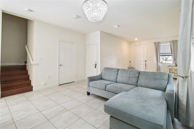 25037 Sw 114 Th Ct, Townhouse with 3 bedrooms, 3 bathrooms and null parking in HOMESTEAD FL | Image 11