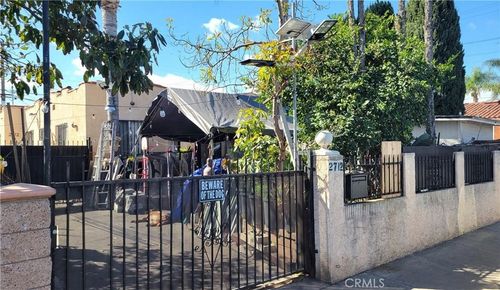 2712 California St, Huntington Park, CA, 90255-5723 | Card Image