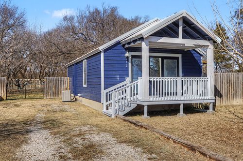 232 Spring Valley Cir, Azle, TX, 76020-1687 | Card Image