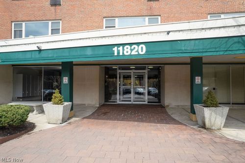 apt-110-11820 Edgewater Dr, Lakewood, OH, 44107-1767 | Card Image