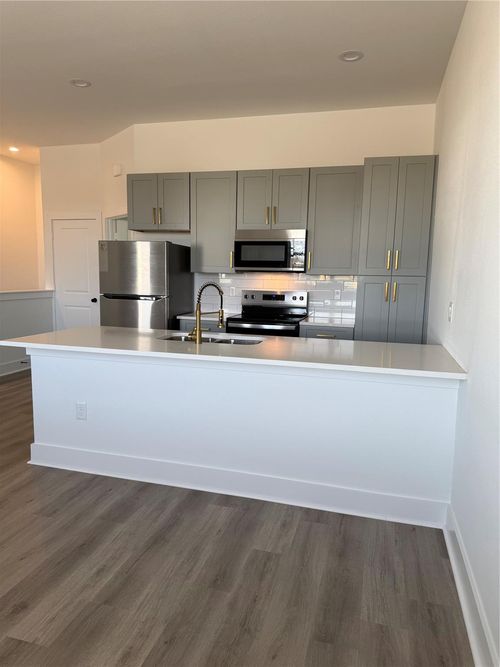 b-22230 Katy Fwy, Katy, TX, 77449 | Card Image