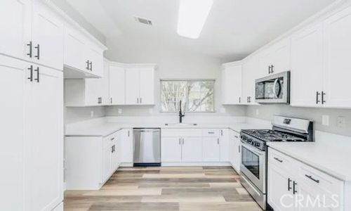 5114 Yellow Rose Ct, Bakersfield, CA, 93307-5472 | Card Image
