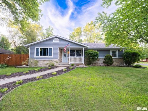 300 W 4th St, Mackinaw, IL, 61755-7580 | Card Image