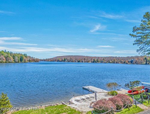 71 Lake Dr, Lake Harmony, PA, 18624-2107 | Card Image
