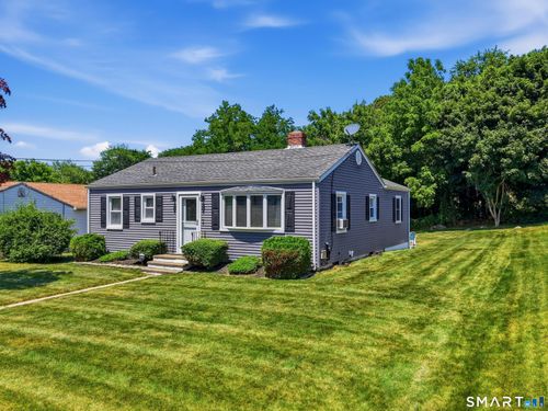 31 Roseleah Dr, Waterford, CT, 06385-4311 | Card Image